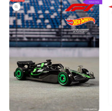 Load image into Gallery viewer, Hot Wheels JGF58 Formula 1 5 Pack 1:64 Scale Die-Cast Cars with F1 Racing Team Decorations, Collectable Racing Cars, Multicolour
