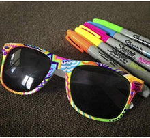Load image into Gallery viewer, Sharpie Neon Permanent Markers, Fine Point, Assorted Colours, 5 Count
