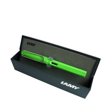 Load image into Gallery viewer, Lamy Safari Green Fountain Pen
